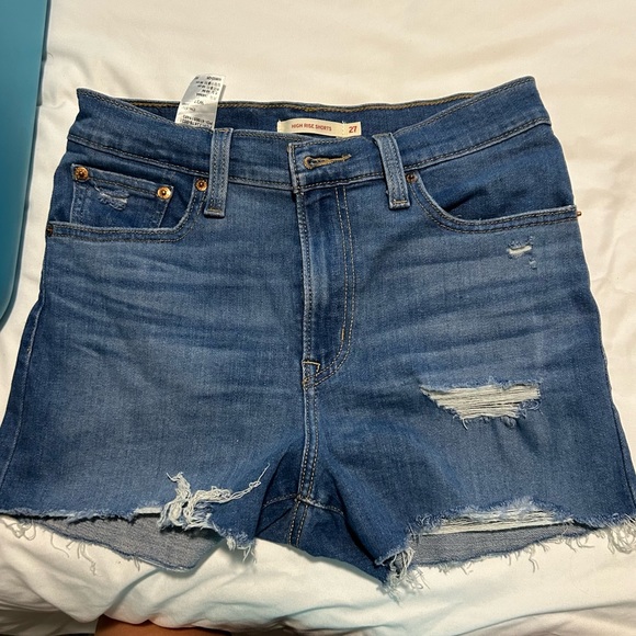 Levi Highrise Shorts - Picture 1 of 1